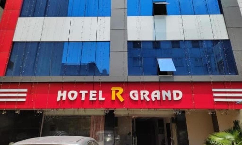 Oyo Flagship 80855 Hotel R Grand Vijayawāda Exterior foto